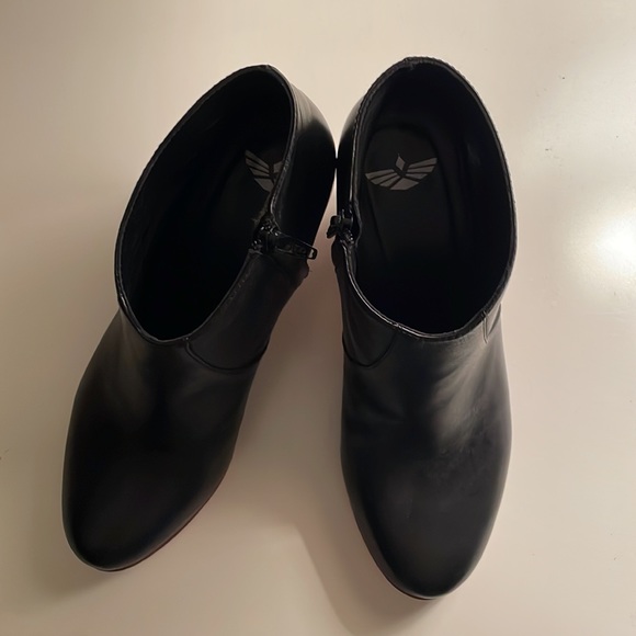 Fortress of Inca black booties in size 37, ‘Adriano Coco.’ Never been worn. - Picture 3 of 5